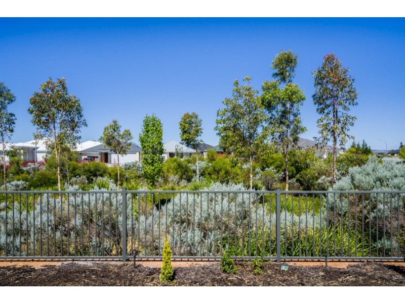 15 Bellas Circuit, Piara Waters WA 6112
