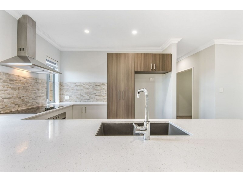 156 Lyon Road, Aubin Grove WA 6164