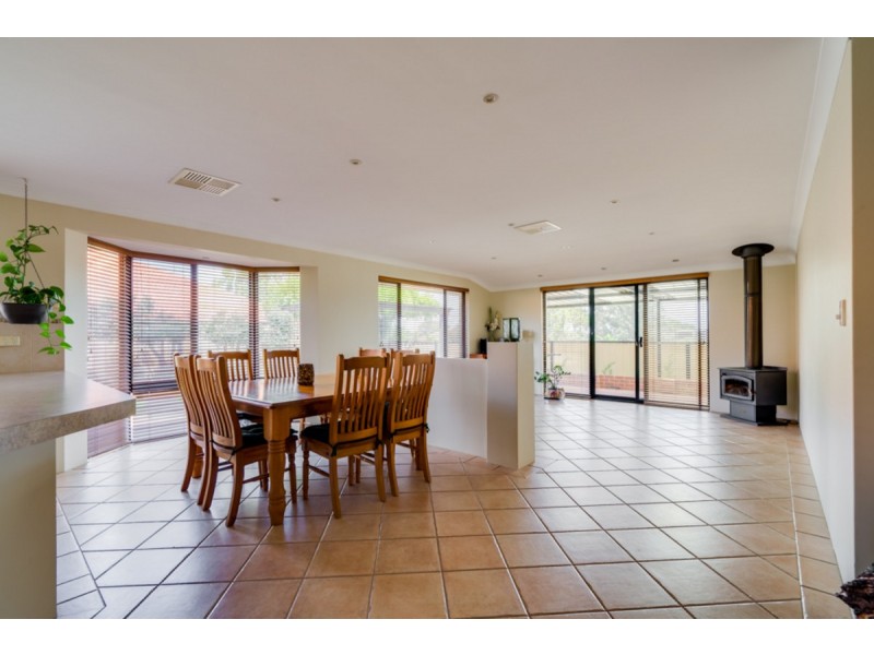 24 Connell Avenue, Kelmscott WA 6111