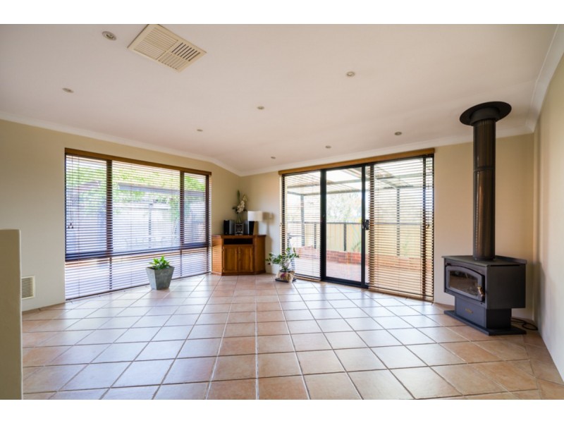 24 Connell Avenue, Kelmscott WA 6111