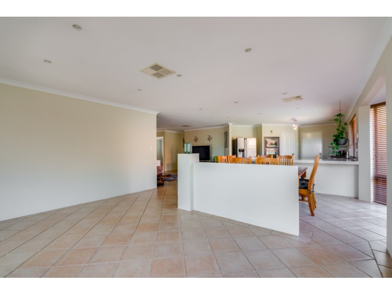 24 Connell Avenue, Kelmscott WA 6111