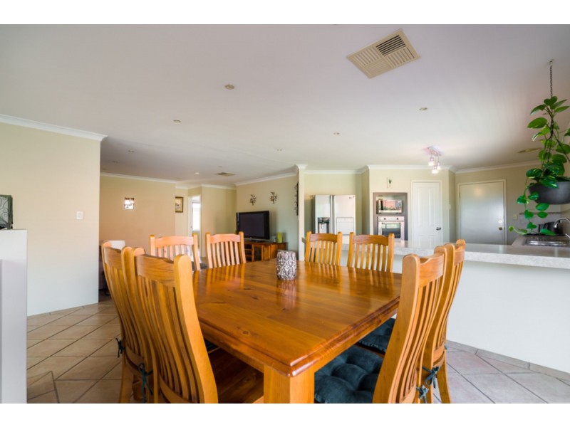 24 Connell Avenue, Kelmscott WA 6111