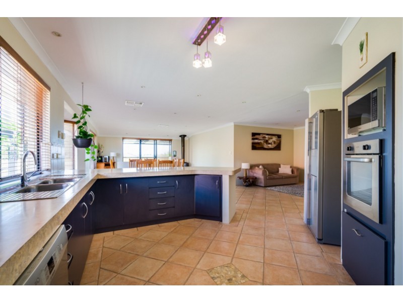 24 Connell Avenue, Kelmscott WA 6111