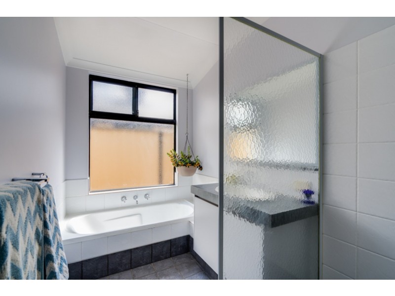 24 Connell Avenue, Kelmscott WA 6111