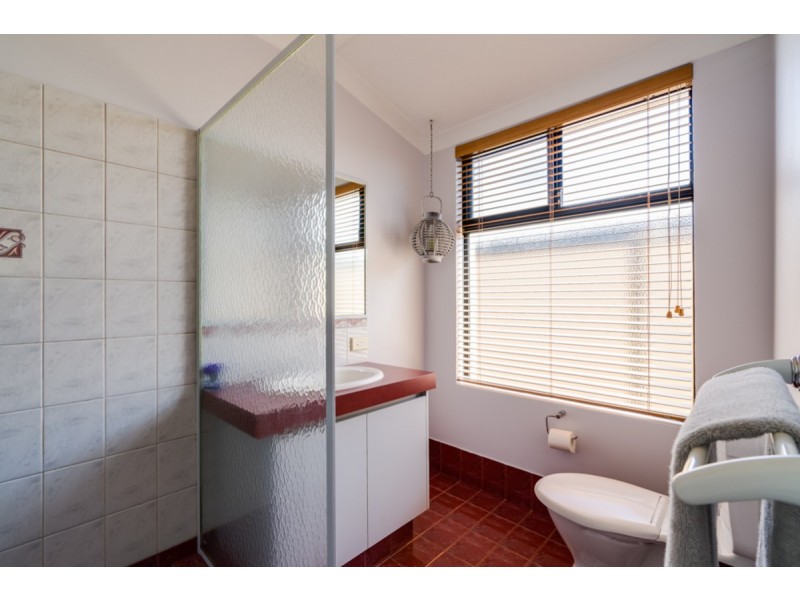 24 Connell Avenue, Kelmscott WA 6111