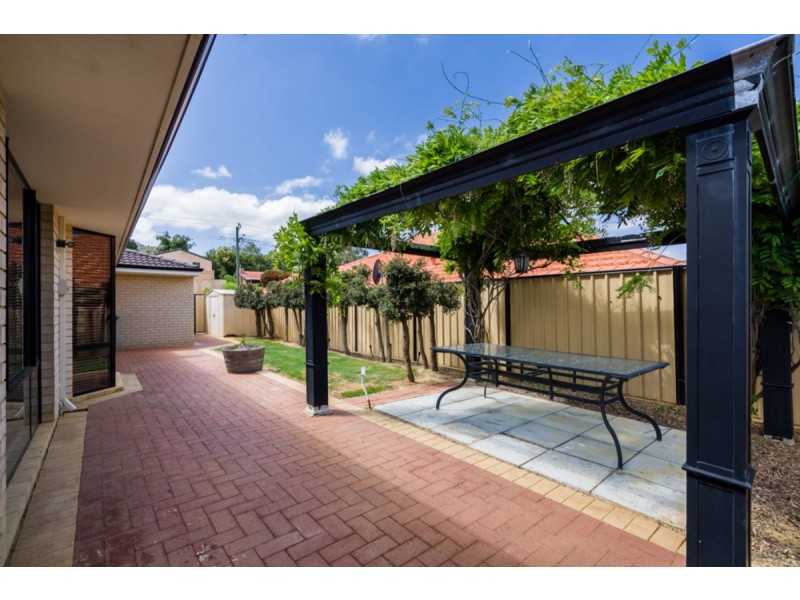 24 Connell Avenue, Kelmscott WA 6111
