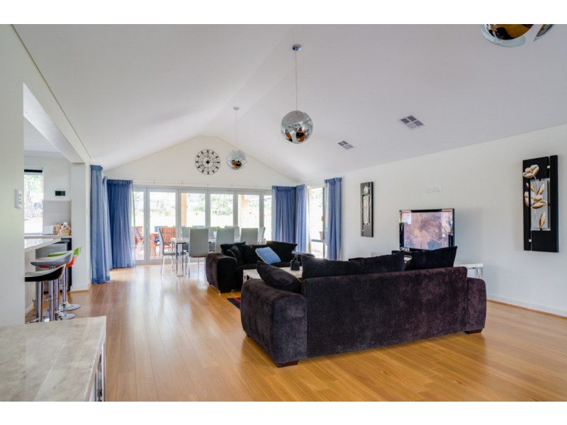 20 Paull View, Bedfordale WA 6112