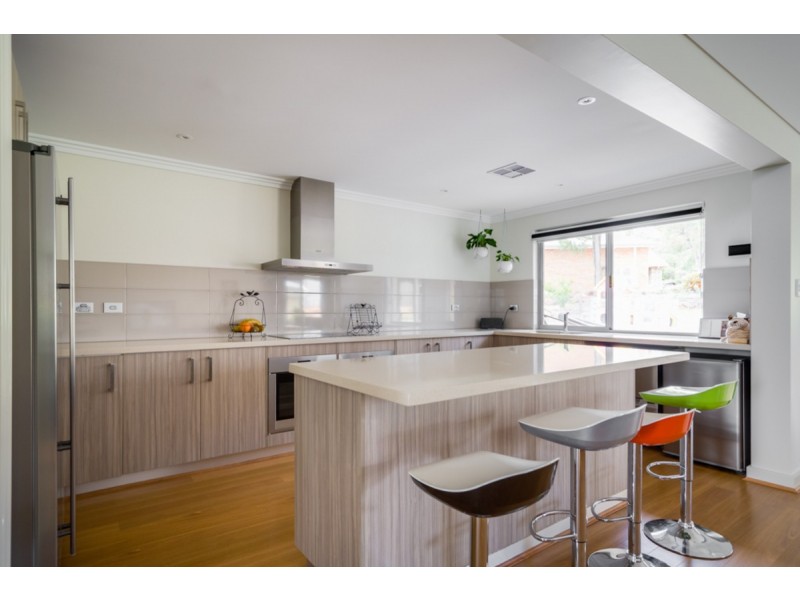 20 Paull View, Bedfordale WA 6112