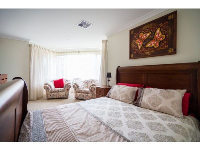 20 Paull View, Bedfordale WA 6112