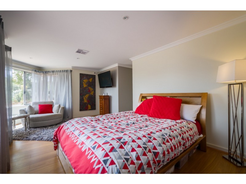 20 Paull View, Bedfordale WA 6112