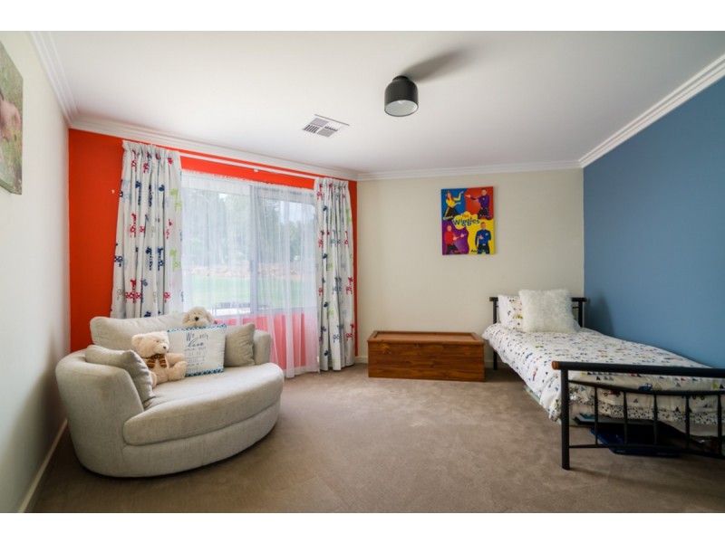 20 Paull View, Bedfordale WA 6112