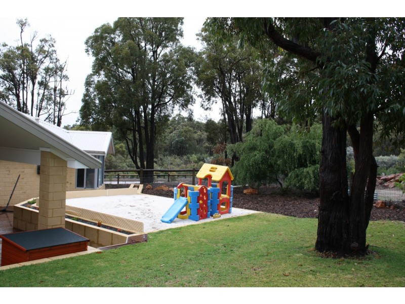 20 Paull View, Bedfordale WA 6112