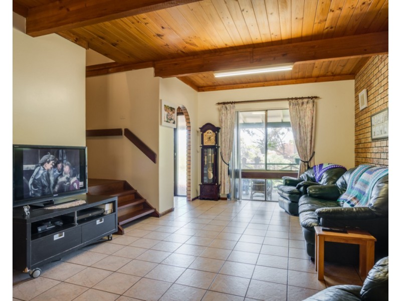 87 Wallangarra Drive, Bedfordale WA 6112