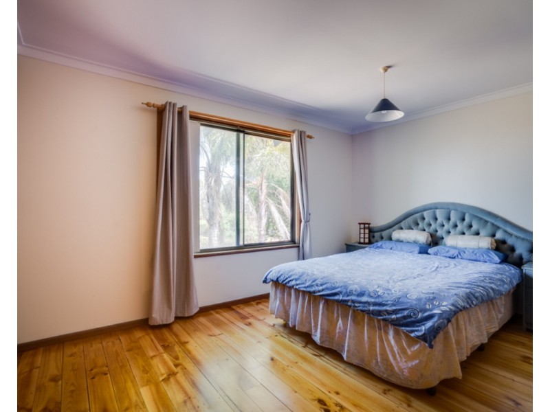 87 Wallangarra Drive, Bedfordale WA 6112