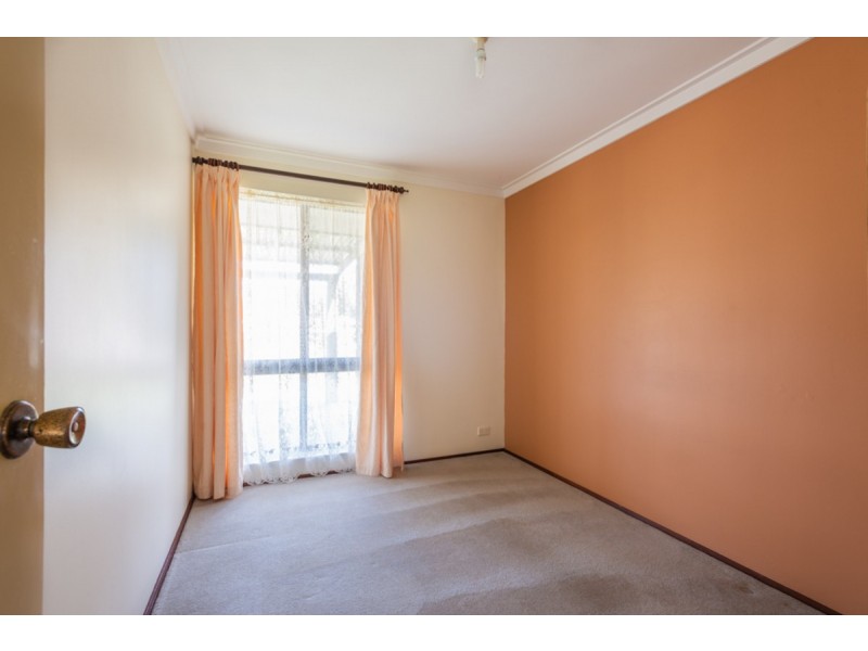 13 Becket Court, Camillo WA 6111