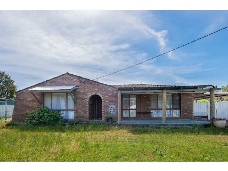 13 Becket Court, Camillo WA 6111