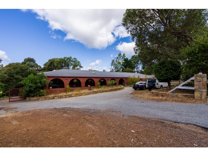 32 Nelson Street, Bedfordale WA 6112