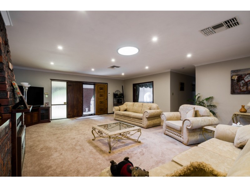 32 Nelson Street, Bedfordale WA 6112