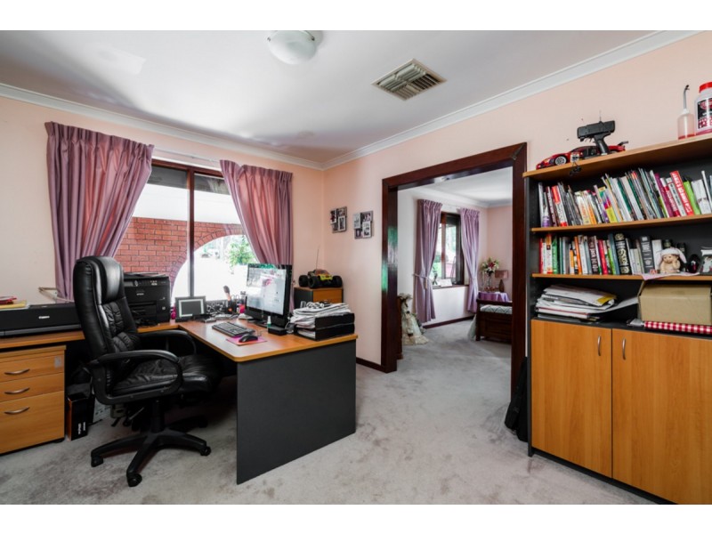 32 Nelson Street, Bedfordale WA 6112