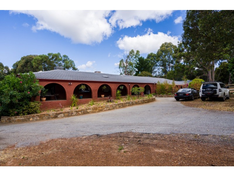 32 Nelson Street, Bedfordale WA 6112