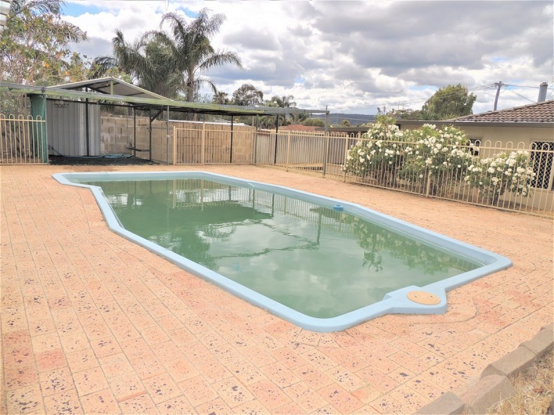 17 Durack Crescent, Gosnells WA 6110