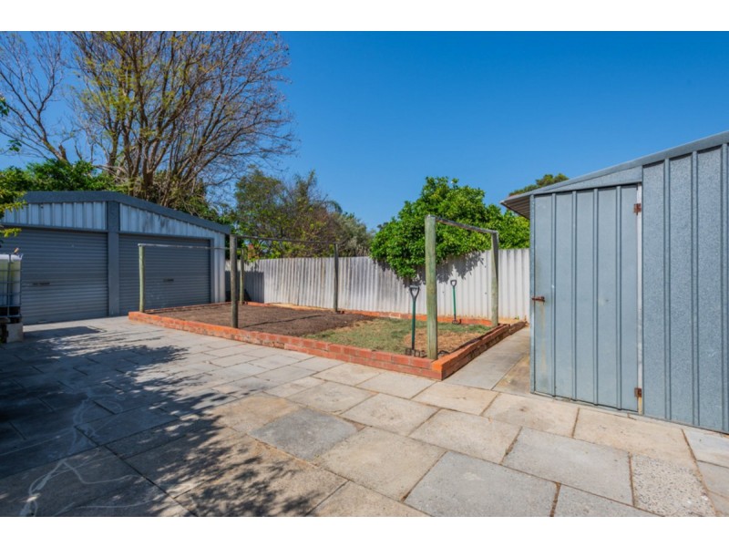 21 Charles Street, Kelmscott WA 6111