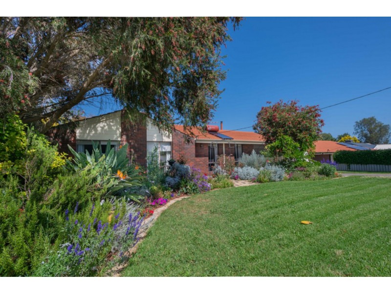 21 Charles Street, Kelmscott WA 6111