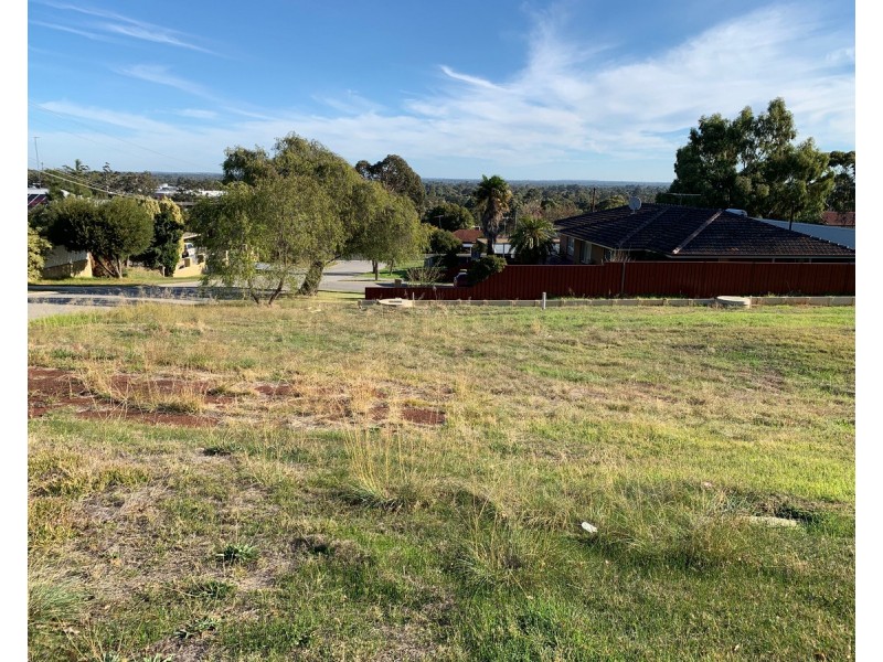 8 Brian Street, Mount Nasura WA 6112