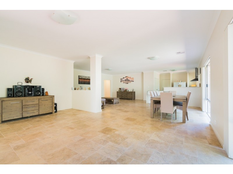 1 Costata Cove, Roleystone WA 6111