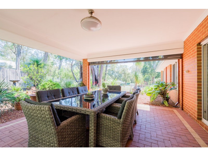 1 Costata Cove, Roleystone WA 6111