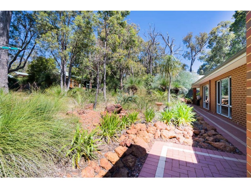 1 Costata Cove, Roleystone WA 6111