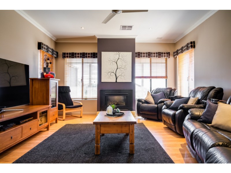 38 Hill Street, Kelmscott WA 6111