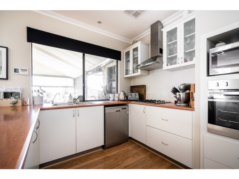 38 Hill Street, Kelmscott WA 6111