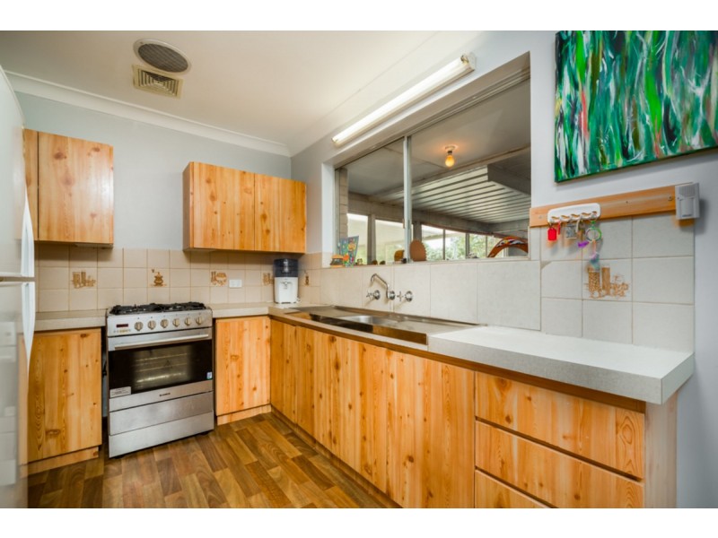 30 Ranford Street, Kelmscott WA 6111