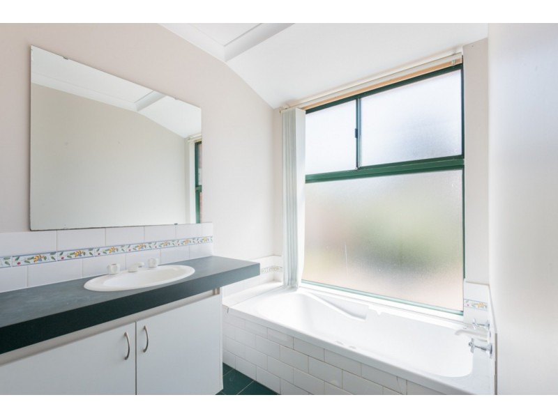 21 Greenshank Close, East Cannington WA 6107