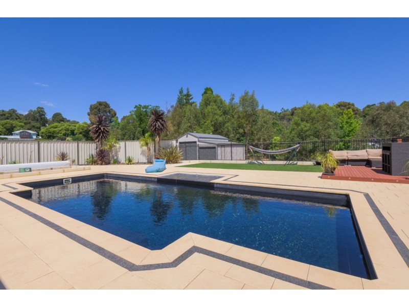 22 Maclean Street, Roleystone WA 6111