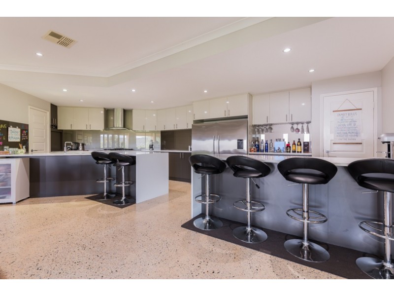 22 Maclean Street, Roleystone WA 6111