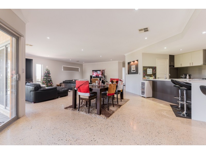 22 Maclean Street, Roleystone WA 6111