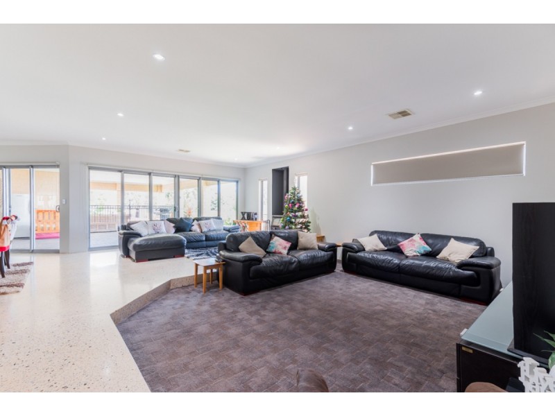 22 Maclean Street, Roleystone WA 6111