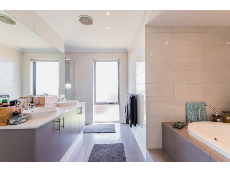 22 Maclean Street, Roleystone WA 6111