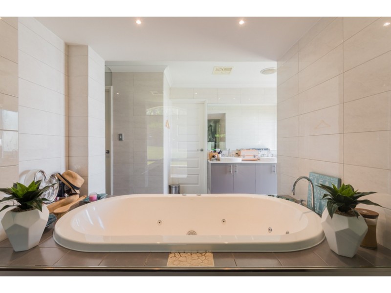 22 Maclean Street, Roleystone WA 6111