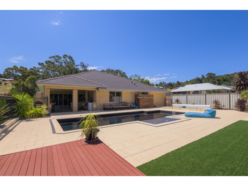 22 Maclean Street, Roleystone WA 6111