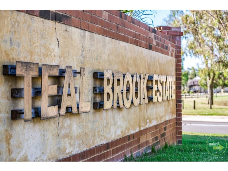 6 Murphy Road, Seville Grove WA 6112