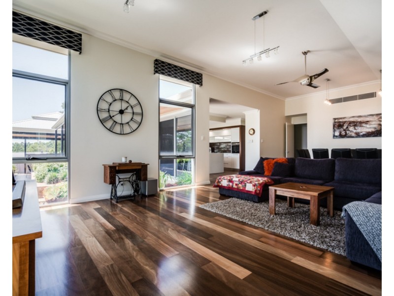 11 Flello Rise, Bedfordale WA 6112