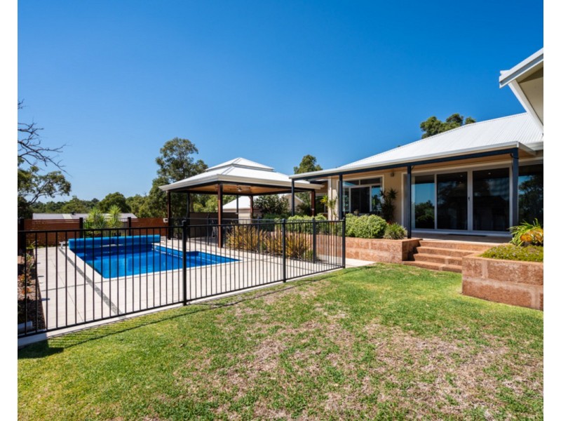 11 Flello Rise, Bedfordale WA 6112