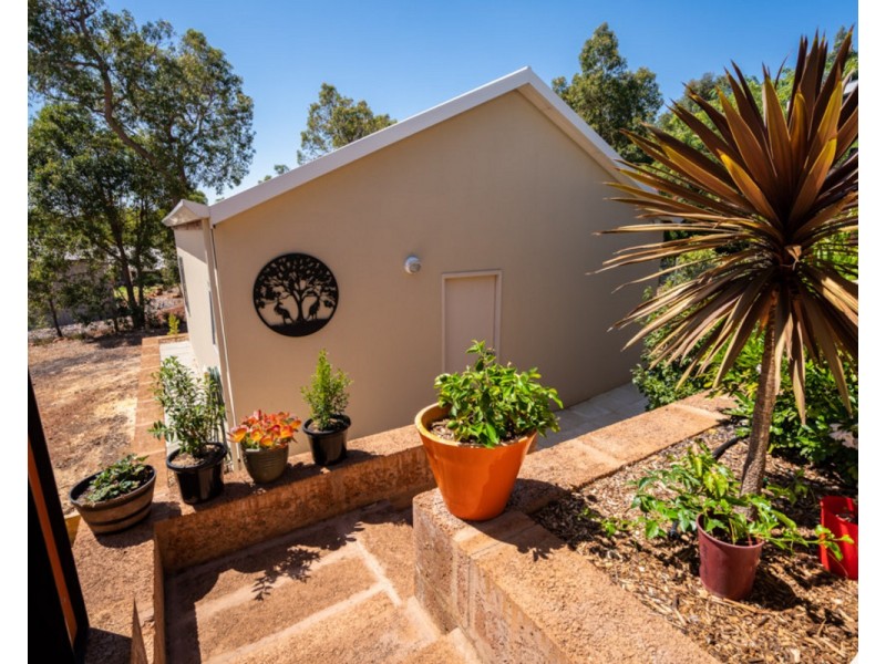 11 Flello Rise, Bedfordale WA 6112