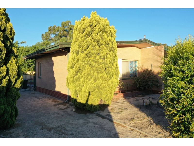 4 Stanford Street, Maddington WA 6109