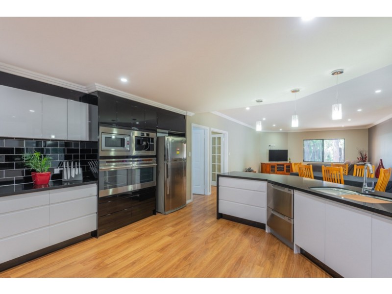 38 Equestrian Avenue, Bedfordale WA 6112