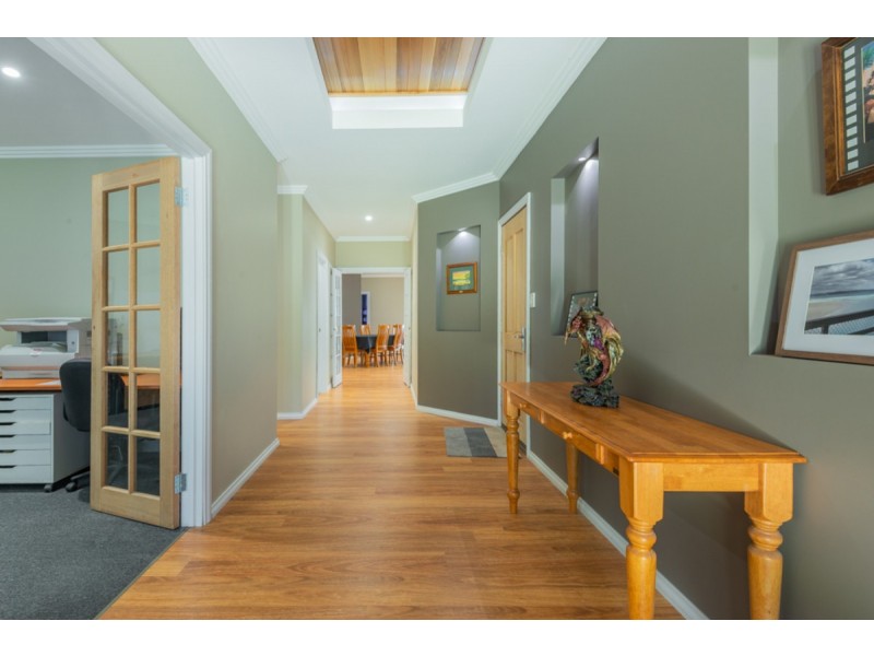 38 Equestrian Avenue, Bedfordale WA 6112