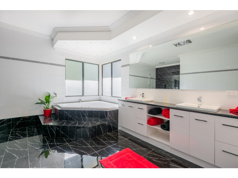 38 Equestrian Avenue, Bedfordale WA 6112